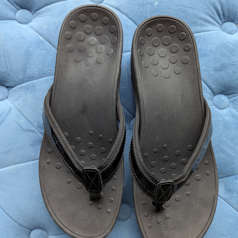 Vionic Black Wedge Sandals